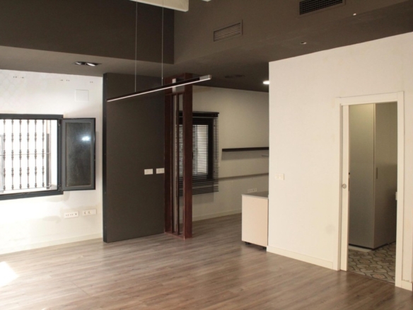 Imagen 2 de Local comercial en Alquiler en Sevilla Sevilla