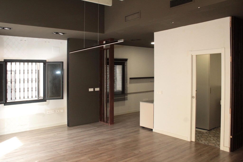 Imagen 2 de Local comercial en Alquiler en Sevilla Sevilla
