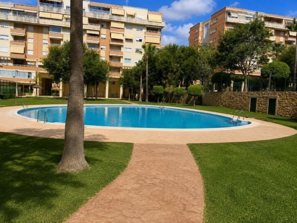 Imagen 1 de MAGNÍFICA VIVIENDA EN TEATINOS