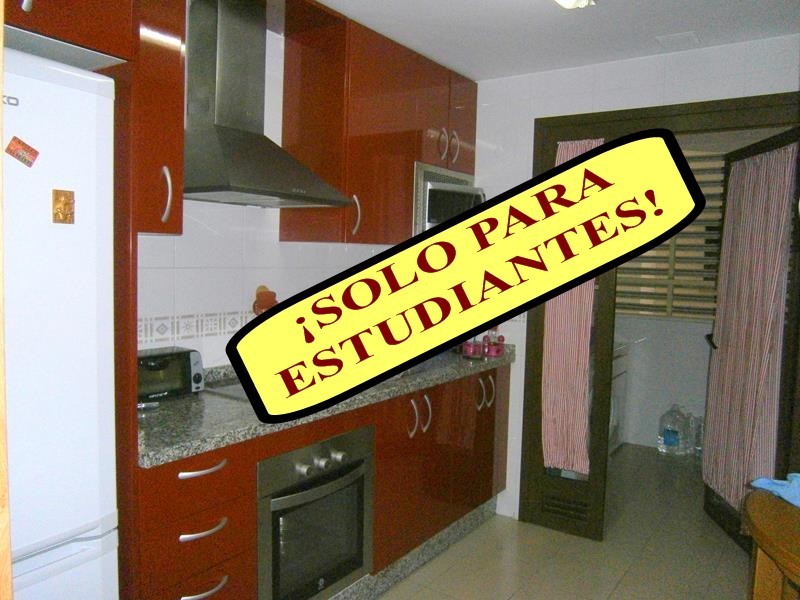 Imagen 1 de ESTUDIANTES: ESTUPENDO PISO EN EL CENTRO DE TEATINOS 3D+2B.
