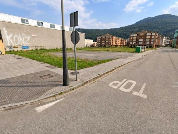 Imagen 2 de Atractivo terreno urbano en Santoña.
