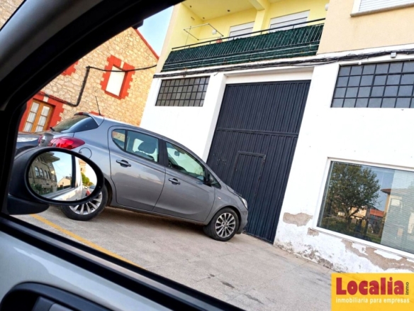 Imagen 3 de Nave altamente comercial en Torrelavega