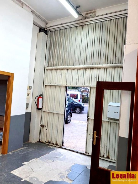 Imagen 4 de Nave altamente comercial en Torrelavega